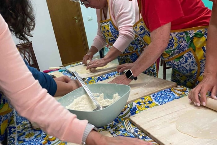 Palermo: lär dig att laga arancina palermitana, färsk pasta och cannolo