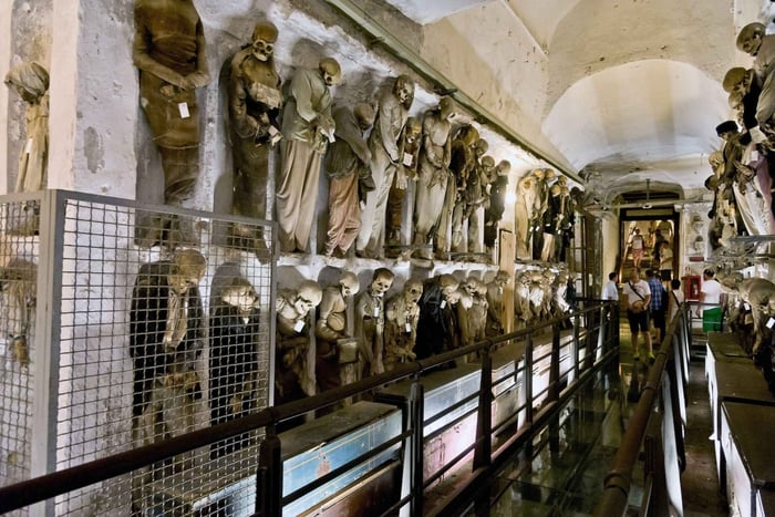 Palerme : Visite macabre – Catacombes, fantômes et récits historiques