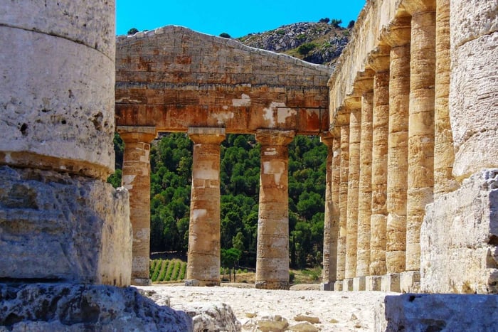 Desde Palermo: excursión de 1 día a Segesta, Erice y las salinas de Trapani