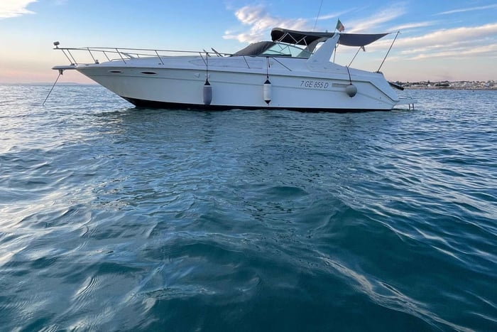 Ragusa: Yacht excursion along the Ragusa coast, departing from Scoglitti