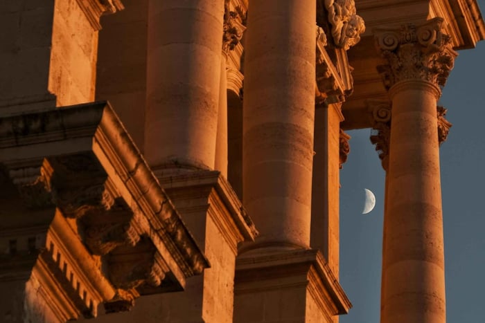 Syracuse at Sunset: Guided Tour of Ortigia at Sunset
