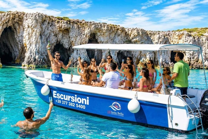 Syracuse: Ortigia Island & Sea Cave Boat Tour with Prosecco