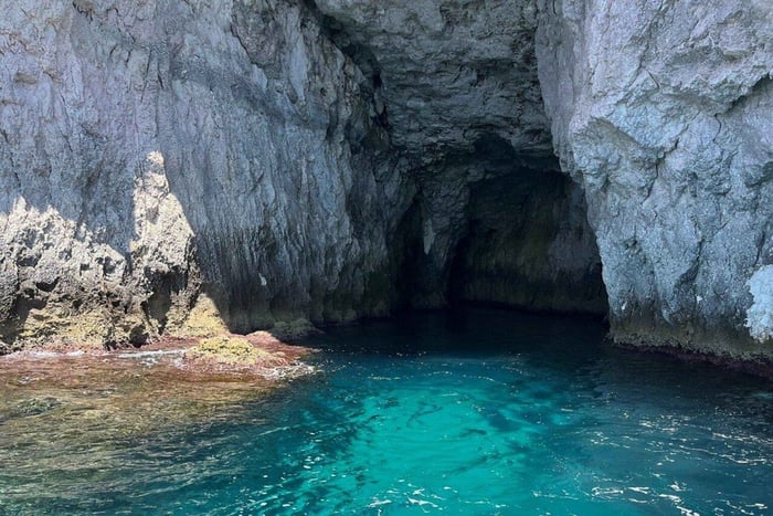 Siracusa: Passeio pela ilha de Ortígia e pelas grutas marinhas