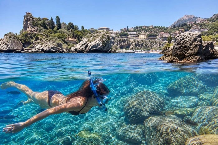 Taormina: Isola Bella Boat Tour with Prosecco Onboard