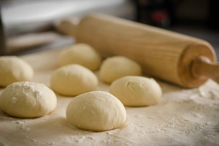 Taormina: Pizza Making Class with Lunch and Wine Tasting