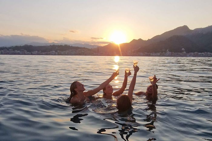 Taormina: Sunset Boat Tour with Aperitif