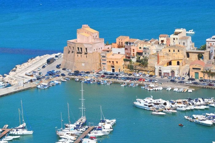 Trapani: Private Walking Tour with Majestic Salt Pans Views