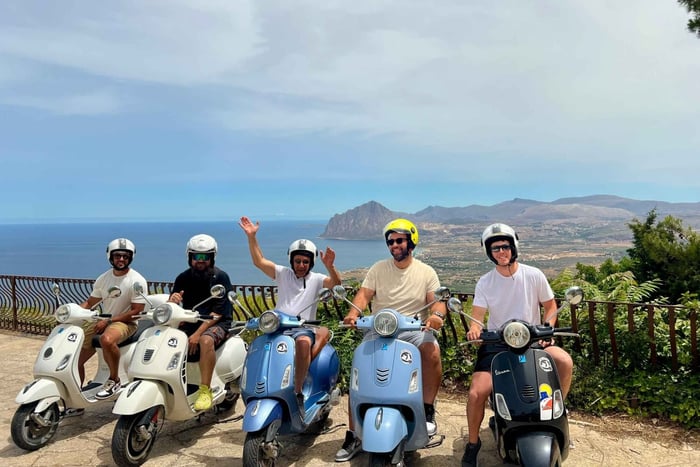 Экскурсия на Vespa по средневековому городу Эриче (Трапани)