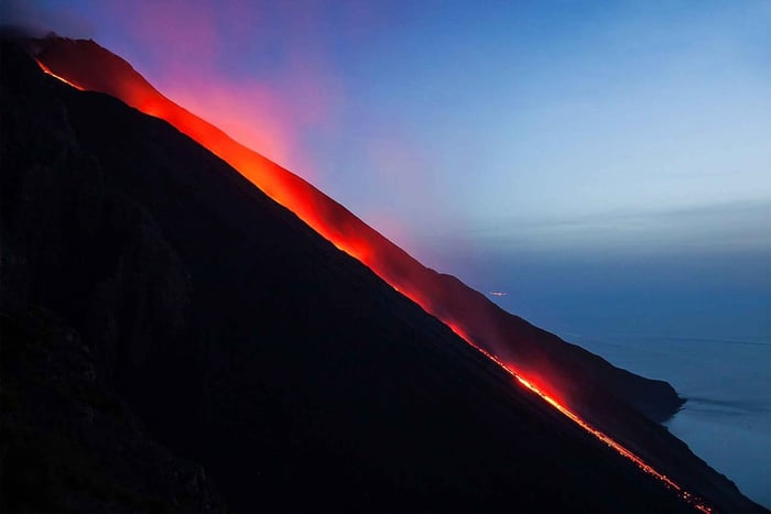 Tropea: tour in barca di Lipari, Panarea e Stromboli in notturna