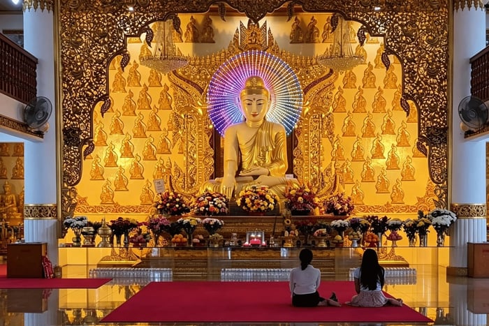 Balestier Heritage, Temples & Local Food Tour