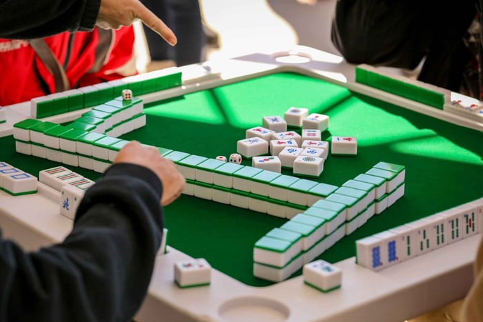 mahjong e cucina vegetariana a casa di una famiglia del posto