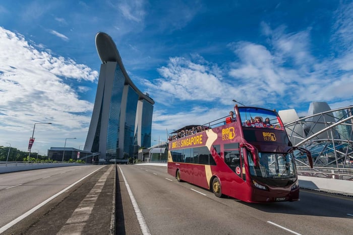 Singapore: Sightseeing med hop-on hop-off-buss med öppet tak