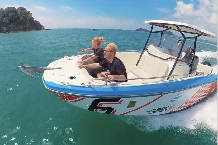 Excursão guiada de lancha pelas ilhas do sul de Singapura