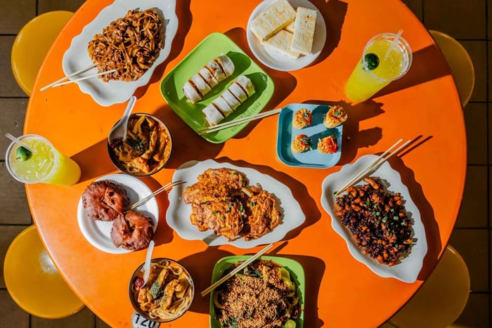 Singapore Stories Food Tour with 12+ Tastings