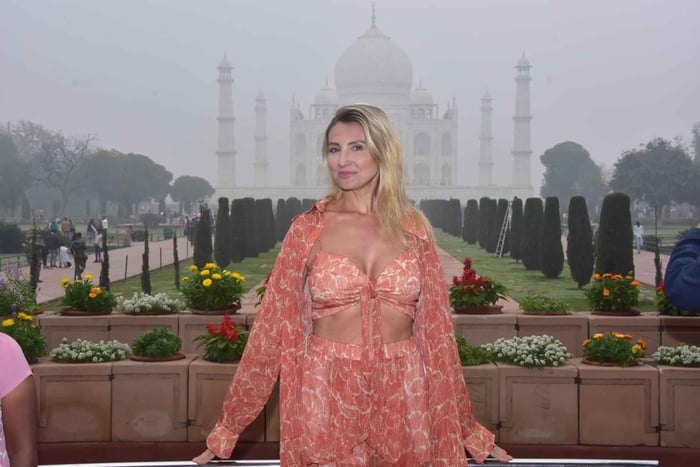 Taj Mahal Express Entry Tour – Skip the Lines and Save Time