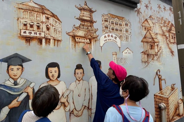 The Women Who Built Chinatown Walking Tour
