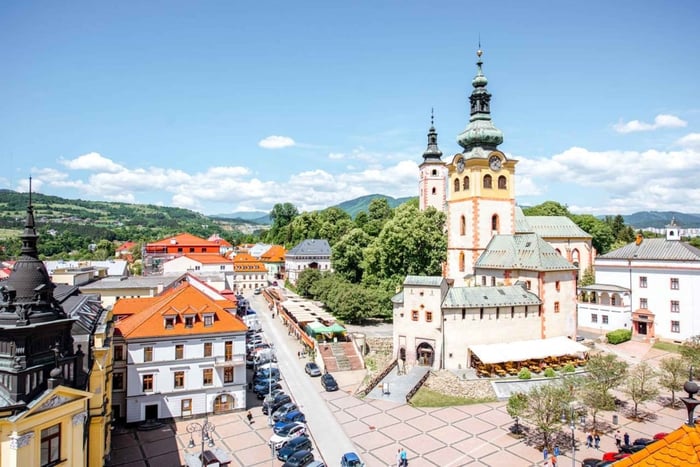 Tour privato di 1 giorno a Banská Bystrica e Špania Dolina