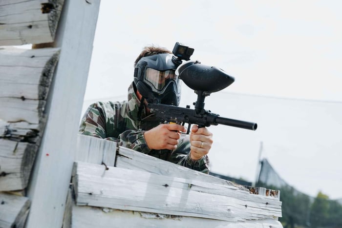 Bratislava: outdoor-paintball met vervoer, snack en bier