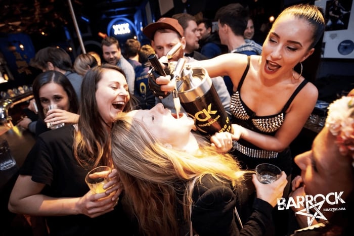 Bratislava: Bartur med 2 timer åpen bar + afterparty på Trafo