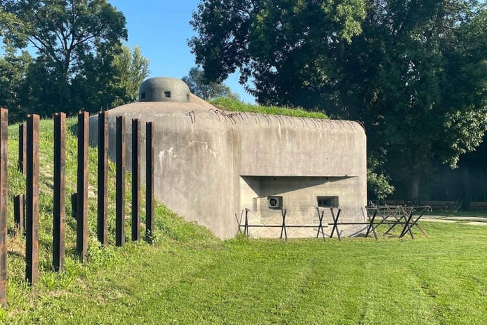 Bratislava: WWII Private Tour with Bunkers & Memorial