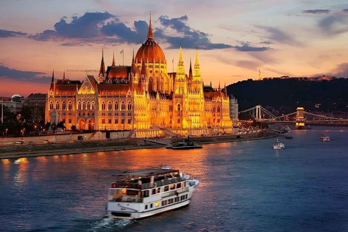 From Vienna:Bratislava & Budapest Guided Day Trip and cruise