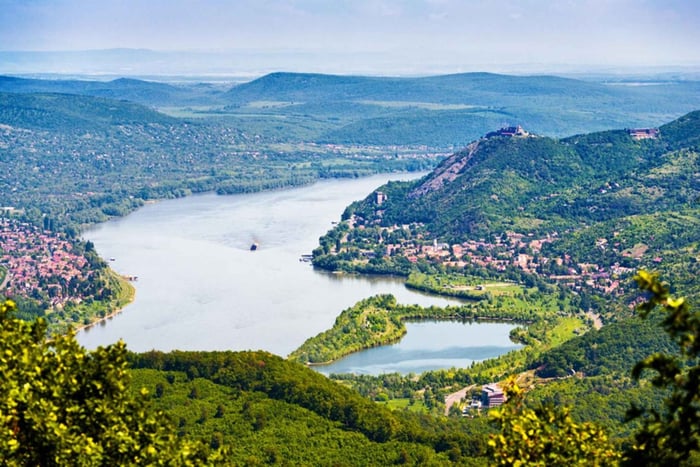 From Visegrád: Round Cruise Trip to Esztergom