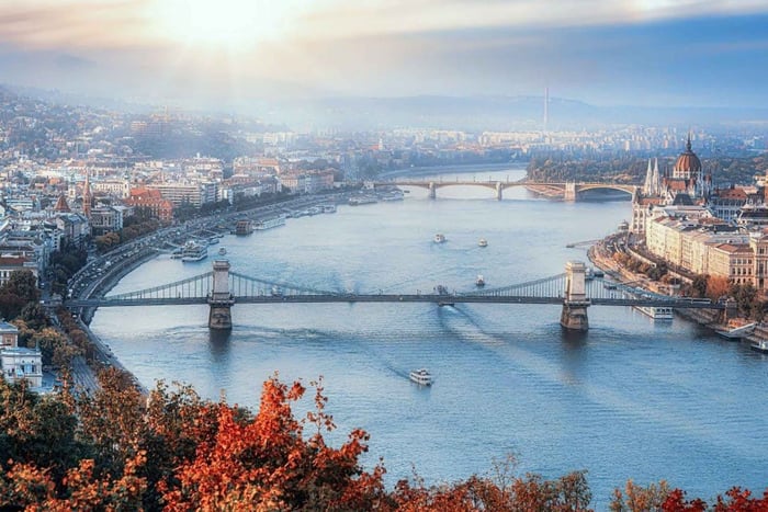 Full Day in Budapest from Bratislava or Vienna