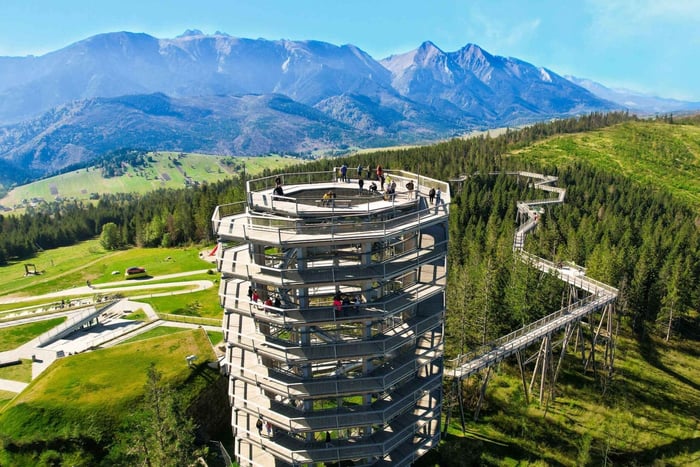 Kraków: Slovakia Treetop Walk & Zakopane Tour (henting på hotellet)
