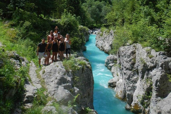 Bled: Rundtur i Soča-dalen och vid Smaragdfloden med naturskön tågresa