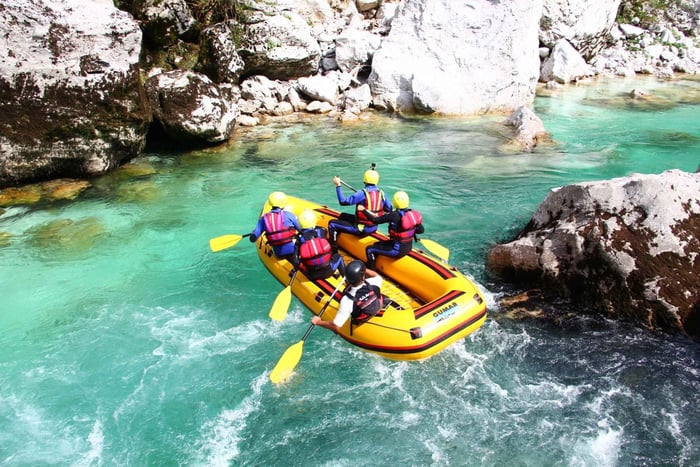 Bovec: Całodniowy rafting z piknikiem na rzece Soča