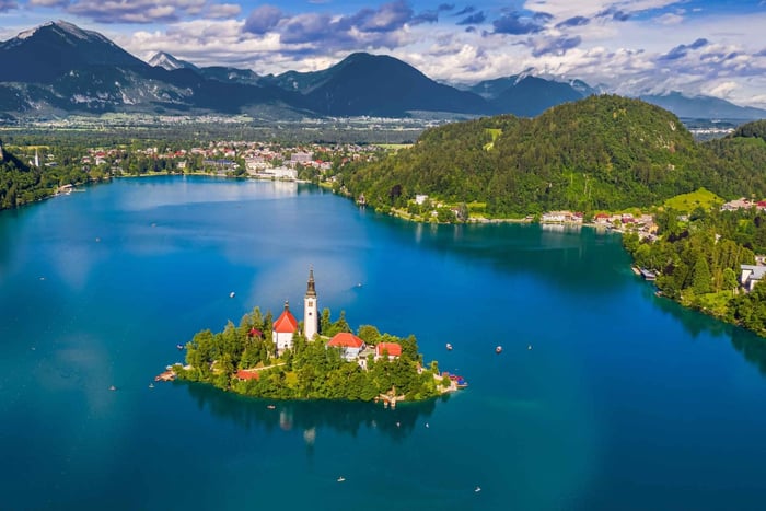Desde Liubliana: Cueva de Postojna, Castillo de Predjama y Lago Bled