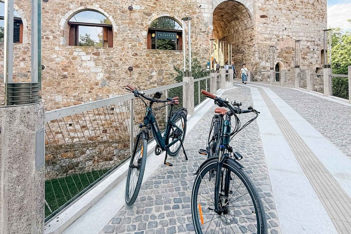 Ljubljana: Byrundtur på elcykel, kaffe og gratis parkering
