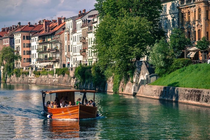 Ljubljana: Elbådtur på Ljubljanica-floden