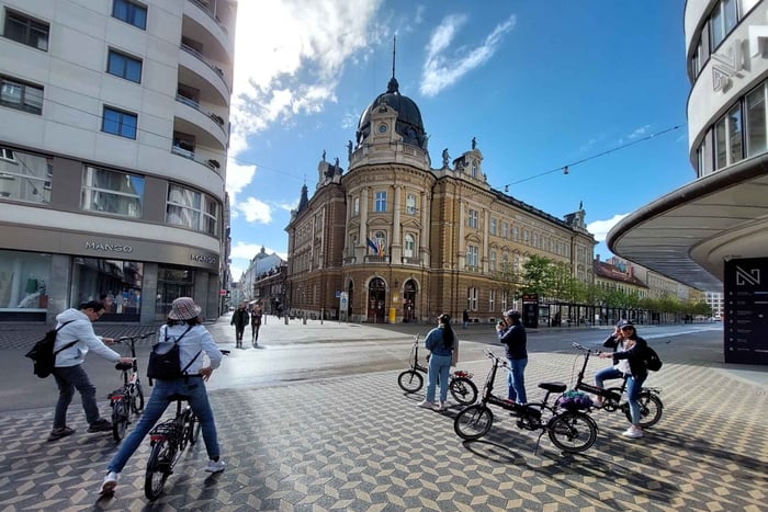 Sightseeingtour durch Ljubljana mit E-Bikes