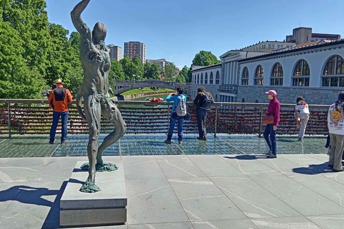 Ljubljana dévoilée : des histoires tissées dans l'art et l'architecture