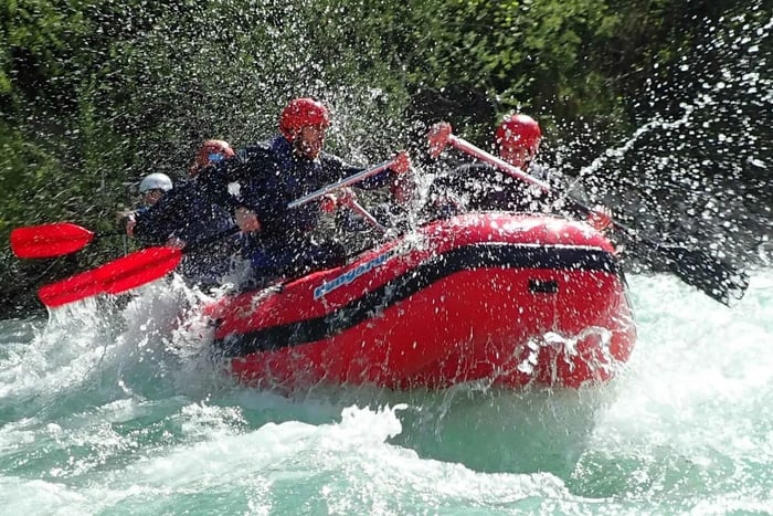 Au départ de Bovec : rafting haut de gamme sur la rivière Soča avec service photo