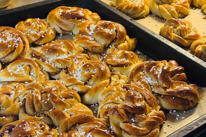 ストックホルム：地元ホストと一緒にスウェーデンのシナモンロールを焼きましょう
