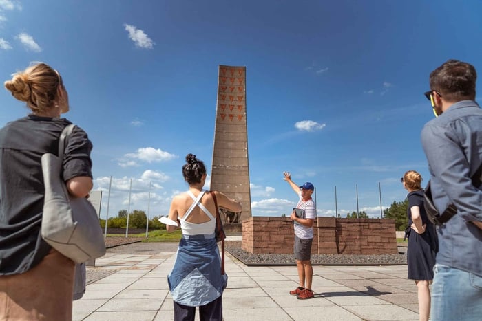 Berlim: Visita ao Campo de Concentração de Sachsenhausen em inglês