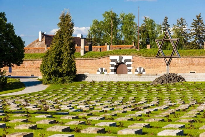 De Praga: Visita ao Campo de Concentração de Terezin