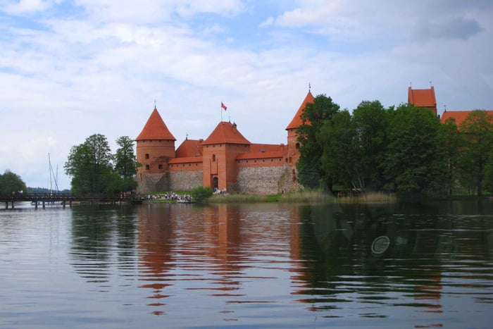 Vilna: Excursión a Trakai con audioguía y traslados en minibús