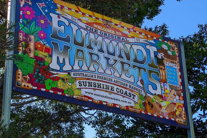 Vanuit Brisbane: Noosa & Eumundi Markets Dagtour in kleine groep