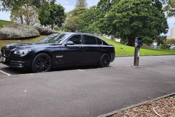 Sydney: Airport Transfer to Sydney CBD (Chauffeur Driven)
