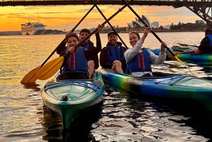 Excursion en kayak au lever du soleil dans le port de Sydney