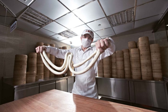 Taipei: Din Tai Fung Restaurant Experience