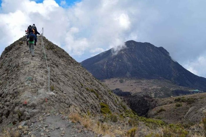 Senderismo de 3 días y 2 noches: Senderismo al monte Meru