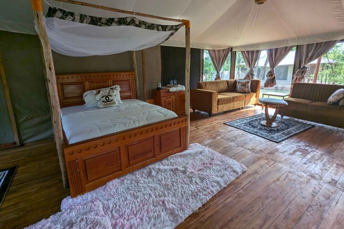 Dar es Salaam: 8-Day Southern Tanzania Safari & Mafia Island