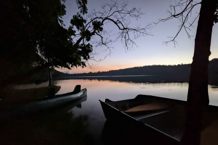 Fra Arusha: Lake Duluti Boat Adventure & Hike