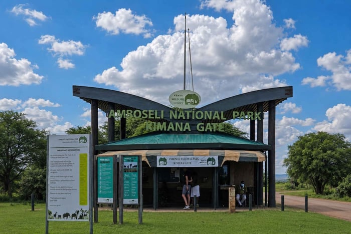 From Nairobi: Amboseli National Park and Muteleu day trip