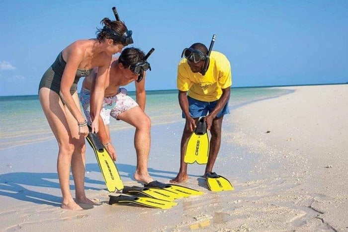 Zanzibar: Blue Lagoon, Starfish, Snorkelling & Boat Ride