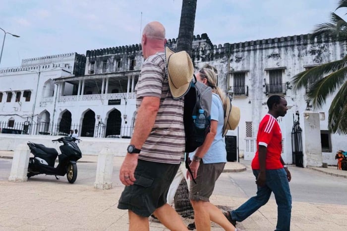 Zanzibar: Full Day Spice farm, Prison island & Stone town